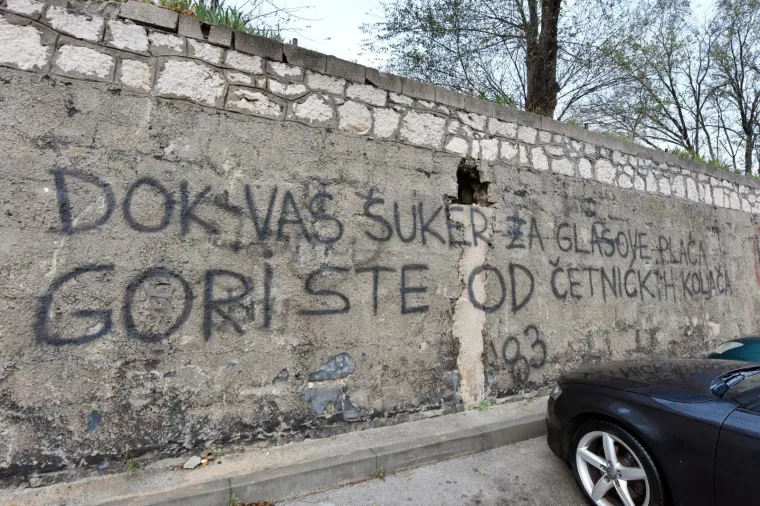 Grad je osvanuo prepun grafita protiv Hrvatskog nogometnoga saveza