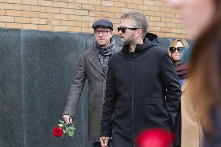 PRIJATELJI I KOLEGE ISPRATILI MIRJANU ROGINU NA VJEČNI POČINAK: Na Krematoriju se okupila poznata lica