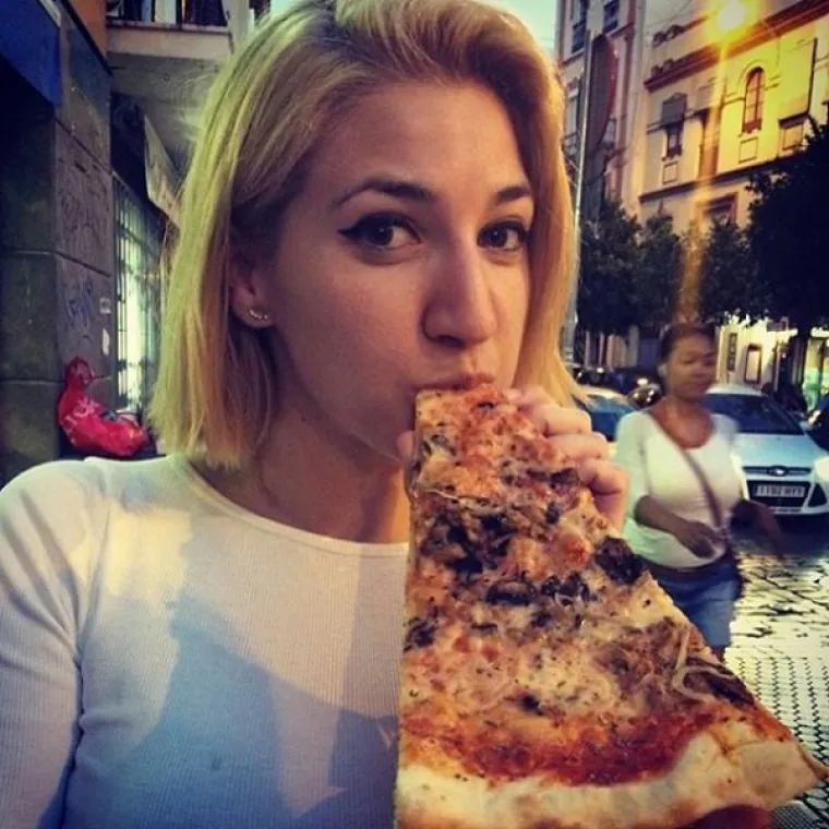 ONE STVARNO JAKO VOLE PIZZU: Vruće, dostupne i spremne za uživanje