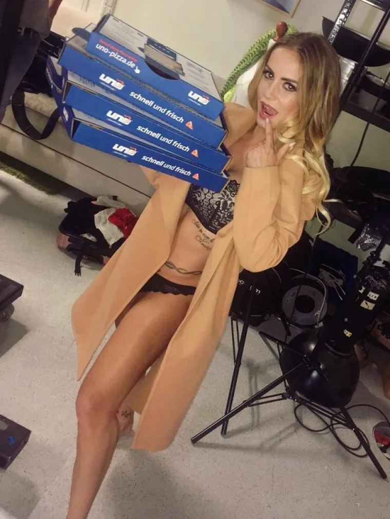 ONE STVARNO JAKO VOLE PIZZU: Vruće, dostupne i spremne za uživanje