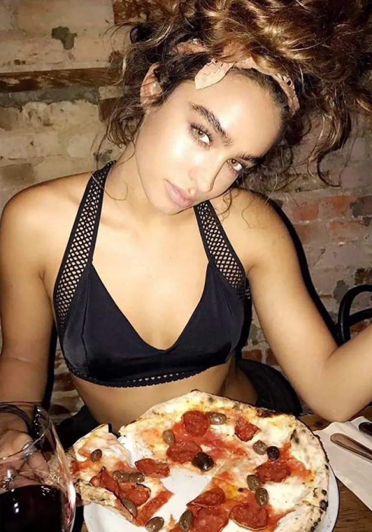 ONE STVARNO JAKO VOLE PIZZU: Vruće, dostupne i spremne za uživanje