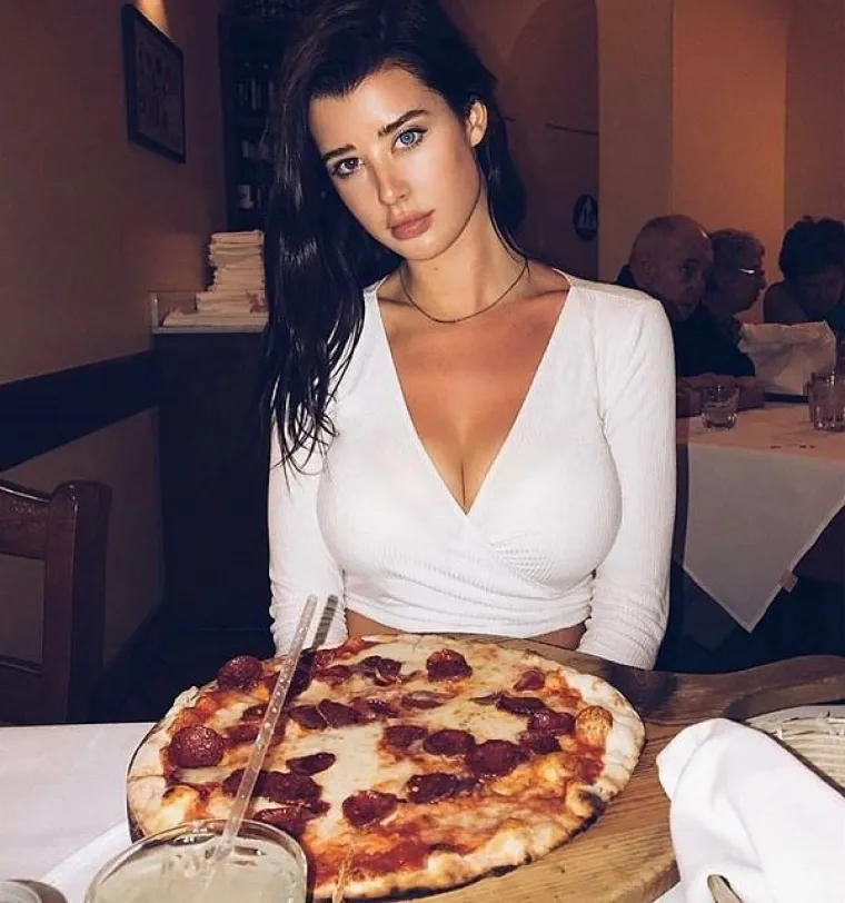 ONE STVARNO JAKO VOLE PIZZU: Vruće, dostupne i spremne za uživanje