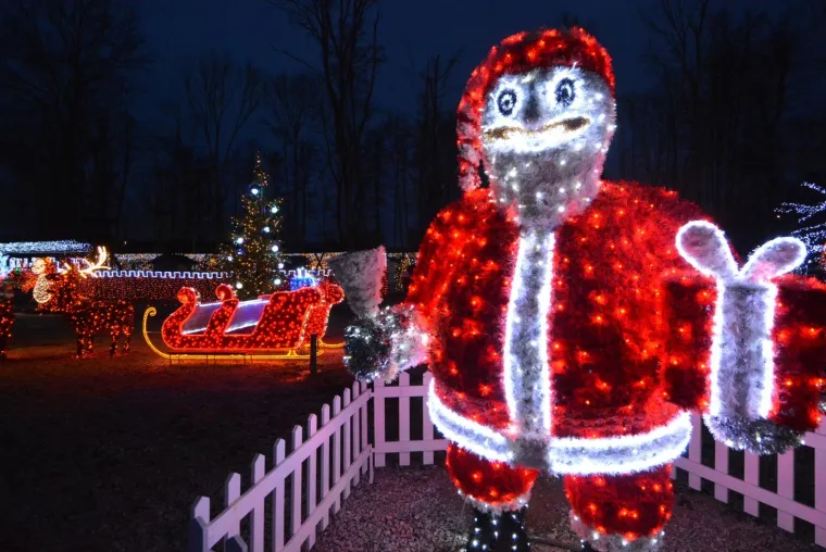 NAJSJAJNIJI ADVENT U HRVATSKOJ: Božićna priča Zlatka Salaja zabljesnula s rekordnih 2,5 milijuna lampica