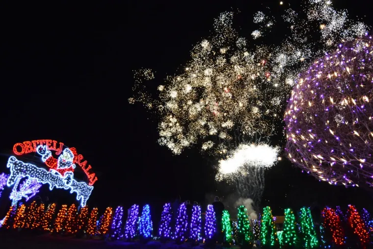 NAJSJAJNIJI ADVENT U HRVATSKOJ: Božićna priča Zlatka Salaja zabljesnula s rekordnih 2,5 milijuna lampica