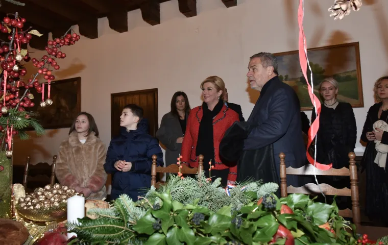Predsjednica u dru&scaron;tvu Milana Bandića svečano otvorila Advent na Prekrižju