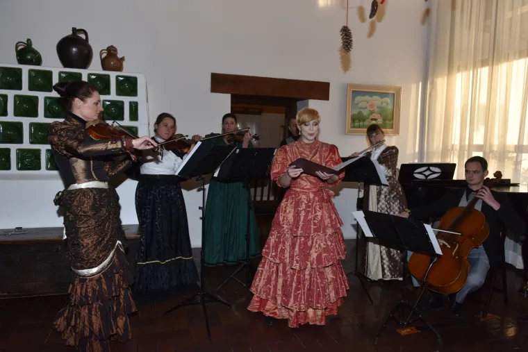 Predsjednica u dru&scaron;tvu Milana Bandića svečano otvorila Advent na Prekrižju