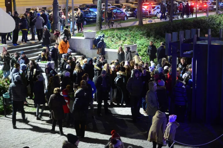 ČAROLIJA BOŽIĆA PREPLAVILA ZAGREB: Službeno je počeo Advent u metropoli, pogledajte veliku fotogaleriju