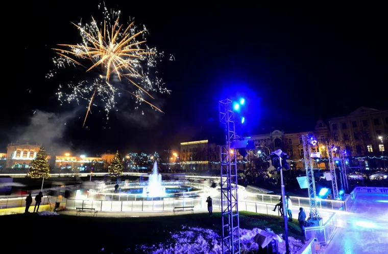 ČAROLIJA BOŽIĆA PREPLAVILA ZAGREB: Službeno je počeo Advent u metropoli, pogledajte veliku fotogaleriju