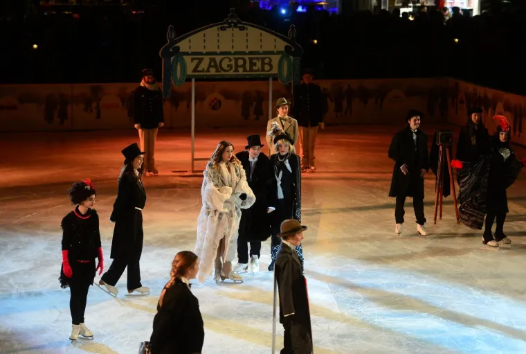 ČAROLIJA BOŽIĆA PREPLAVILA ZAGREB: Službeno je počeo Advent u metropoli, pogledajte veliku fotogaleriju