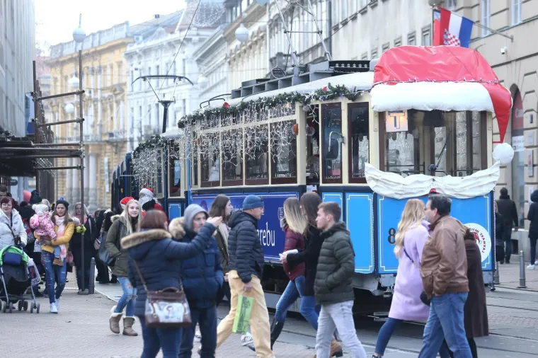 BOŽIĆNI UGOĐAJ PREUZEO ZAGREB: Ako je suditi po ovim fotografijama, čeka nas predivan Advent