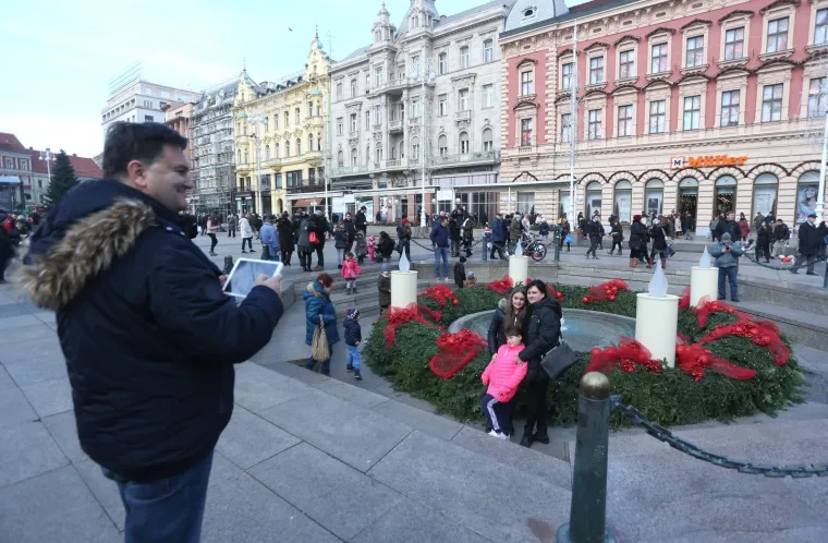 BOŽIĆNI UGOĐAJ PREUZEO ZAGREB: Ako je suditi po ovim fotografijama, čeka nas predivan Advent