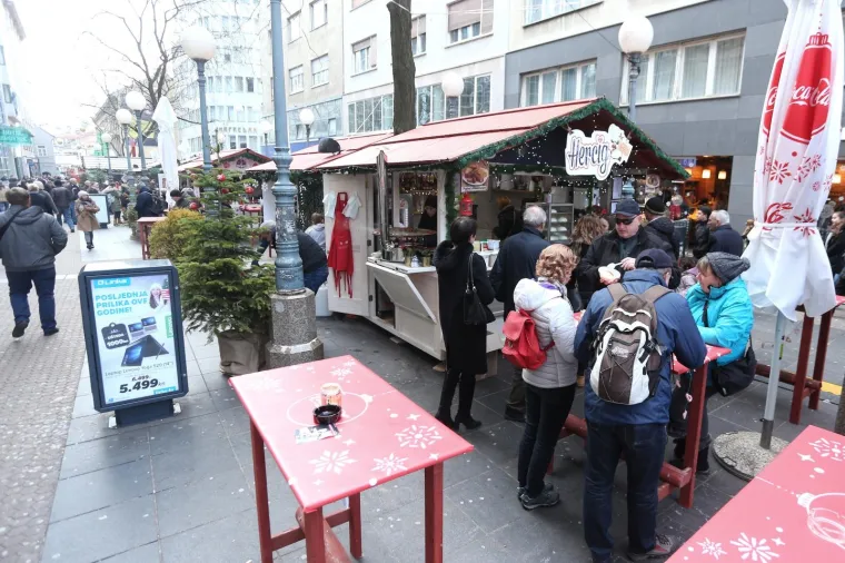 BOŽIĆNI UGOĐAJ PREUZEO ZAGREB: Ako je suditi po ovim fotografijama, čeka nas predivan Advent