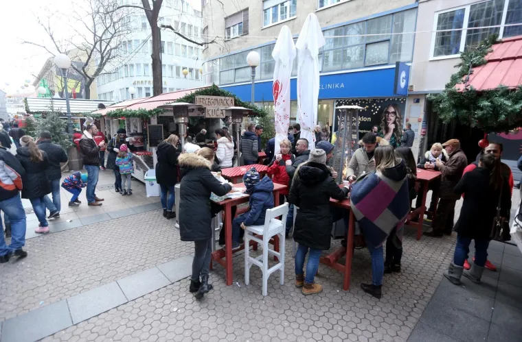BOŽIĆNI UGOĐAJ PREUZEO ZAGREB: Ako je suditi po ovim fotografijama, čeka nas predivan Advent