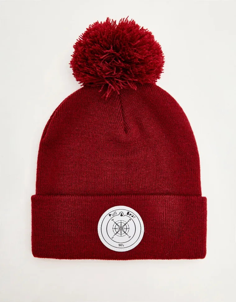 Sportska beanie kapa s pomponom, Pull&amp;Bear, 49,90 kuna