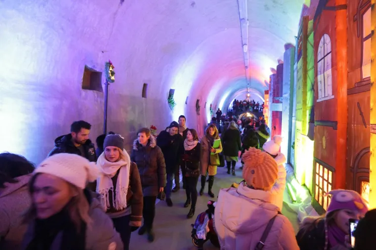 TUNEL GRIČ NIKADA NIJE IZGLEDAO OVAKO DIVNO: Pogledajte 'Ulicu kao iz doba Charlesa Dickensa'