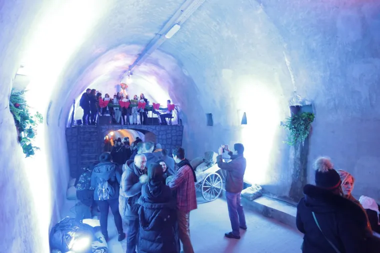 TUNEL GRIČ NIKADA NIJE IZGLEDAO OVAKO DIVNO: Pogledajte 'Ulicu kao iz doba Charlesa Dickensa'