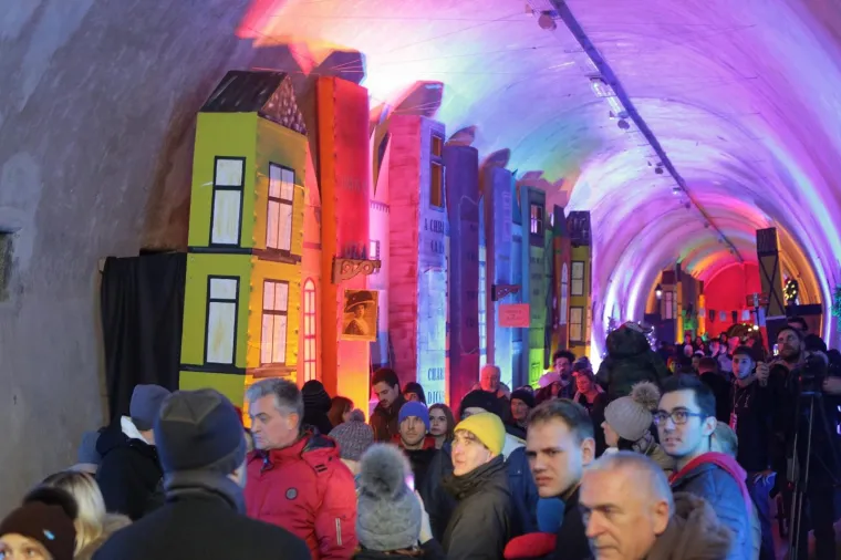 TUNEL GRIČ NIKADA NIJE IZGLEDAO OVAKO DIVNO: Pogledajte 'Ulicu kao iz doba Charlesa Dickensa'
