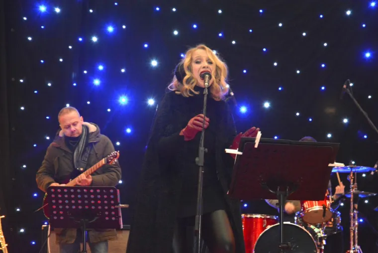 ZAPALJENE PRVE ADVENTSKE SVIJEĆE: Pogledajte spektakularne trenutke iz hrvatskih gradova