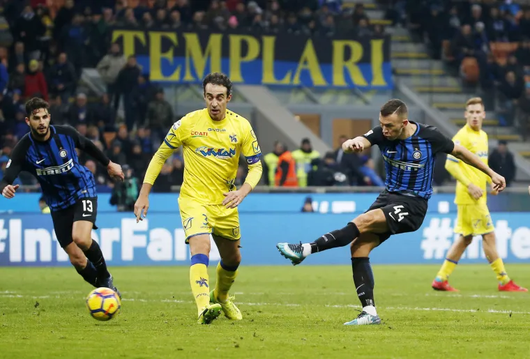 Hrvati napravili show i odveli Inter na vrh: Peri&scaron;ić zabio tri gola Chievu, Brozović asistirao