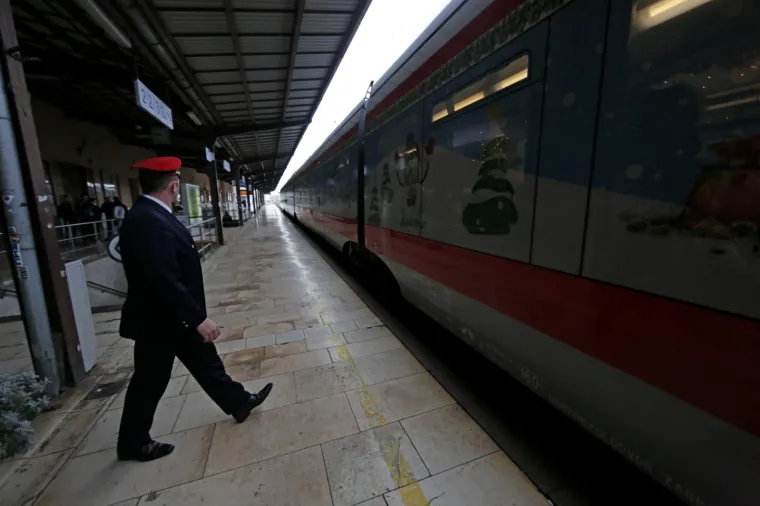 Humanitarna vožnja božićnim vlakom za djecu s invaliditetom i djecu iz domova