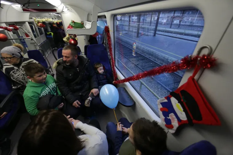 Humanitarna vožnja božićnim vlakom za djecu s invaliditetom i djecu iz domova