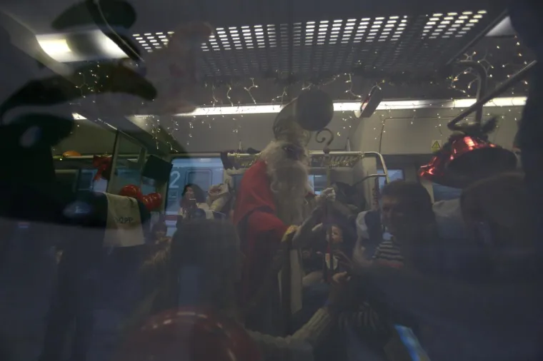 Humanitarna vožnja božićnim vlakom za djecu s invaliditetom i djecu iz domova