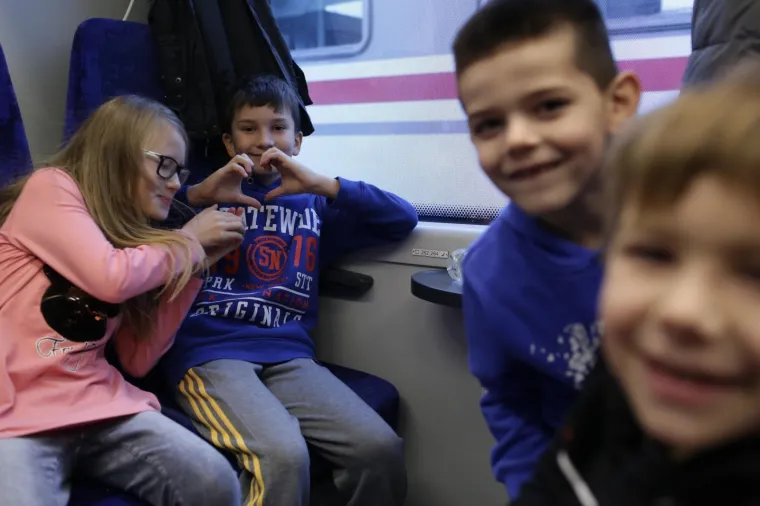 Humanitarna vožnja božićnim vlakom za djecu s invaliditetom i djecu iz domova