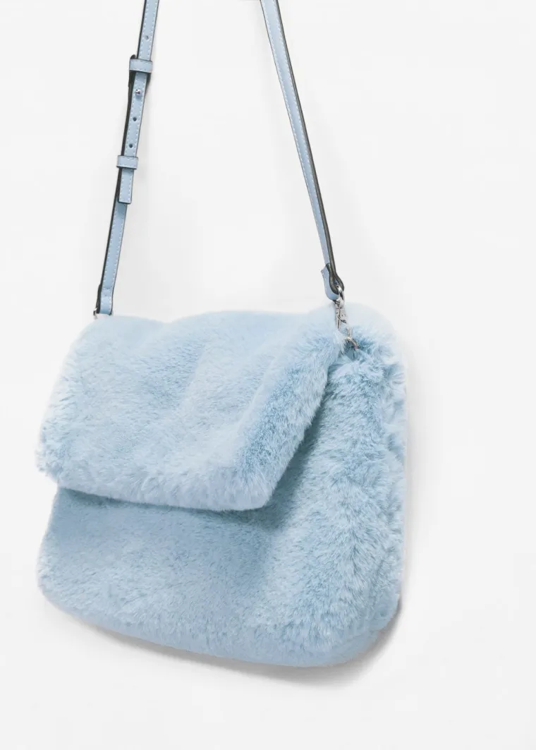 Teksturirana clutch torbica od umjetnog krzna, Mango, 249,90 kuna