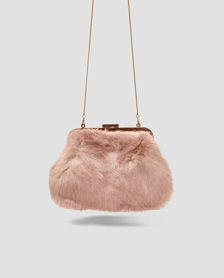 Torbica od umjetnog krzna, Zara, 199,90 kuna