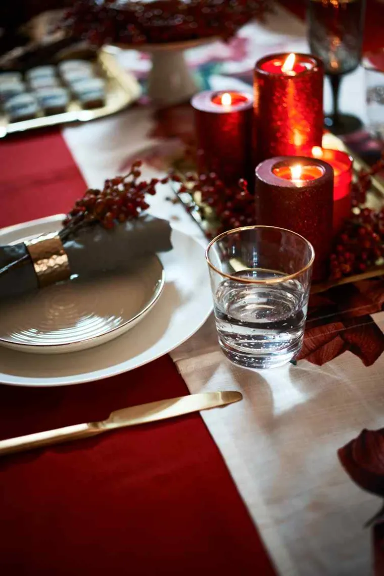 Vrlo je malo potrebno da vam blagdanski stol ove godine zablista: H&amp;M Home ima nekoliko konkretnih rješenja