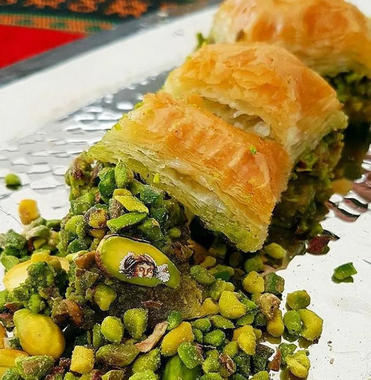 Kralj minijatura slika na kokicama, krilima insekata, vrhovima &scaron;ibica, sjemenkama i o&scaron;tricama žileta