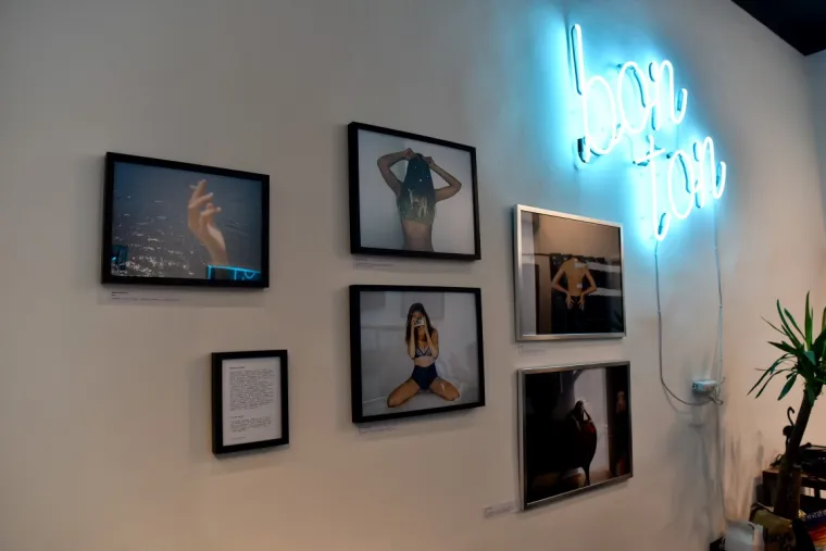 Pogledajte kako je bilo na otvorenje izložbe fotografija 'Lost in Travel' Marcelle Zanki