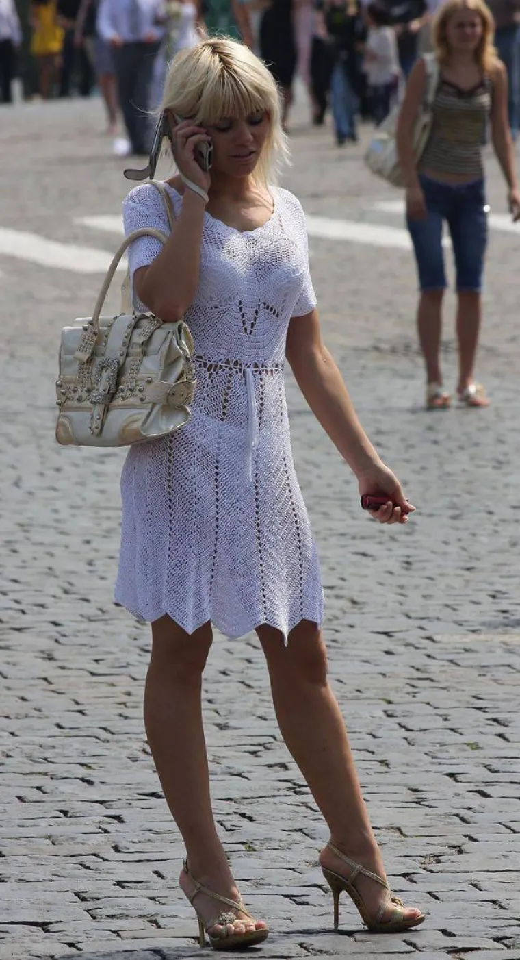 ODJENULE PROZIRNE KOMBINACIJE I POKAZALE PREVI&Scaron;E: Plijenile pažnju gdje god se pro&scaron;etale