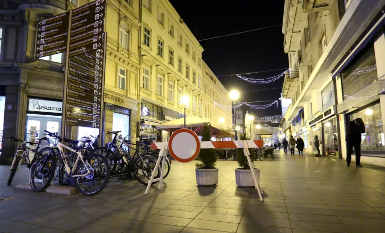 Zagreb: policija osigurava sve prilaze prema trgovima gdje se odvijaju adventska događanja