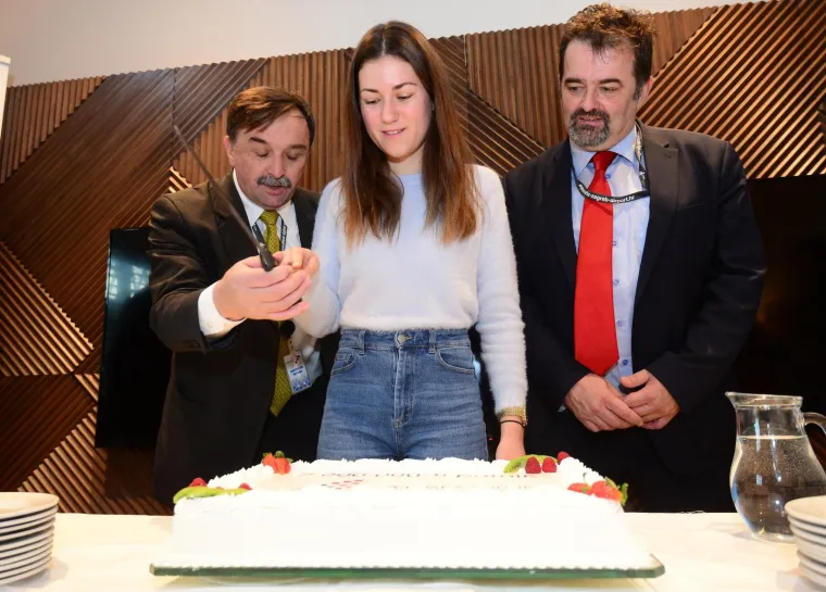 U Zračnoj luci Franjo Tuđman dočekana dvomilijunta putnica Croatia Airlinesa, nagradili ju s dvije povratne zrakoplovne karte u poslovnom razredu za jedno od međunarodnih odredi&scaron;ta