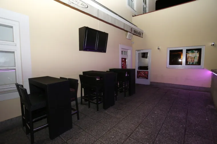 Ogulin: obiteljska kuća i kafić u kojem je iznenada preminuo 21-godi&scaron;njak