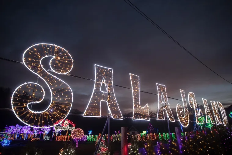 REKORDNI BROJ LAMPICA: Pogledajte kako ove godine izgleda imanje obitelji Salaj u svom punom sjaju