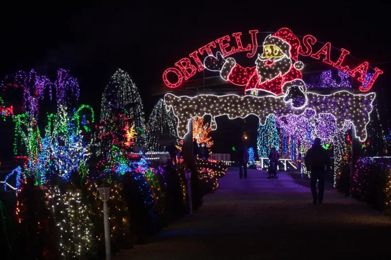 REKORDNI BROJ LAMPICA: Pogledajte kako ove godine izgleda imanje obitelji Salaj u svom punom sjaju