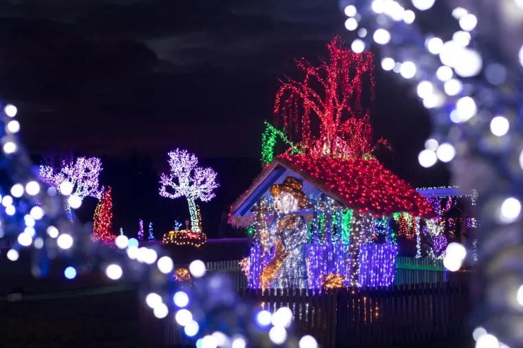 REKORDNI BROJ LAMPICA: Pogledajte kako ove godine izgleda imanje obitelji Salaj u svom punom sjaju