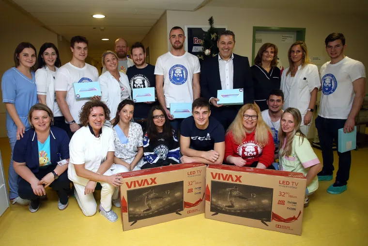 Veliko srce hokeja&scaron;a Medve&scaron;čaka: donirali Kliniku za dječje bolesti povodom sv. Nikole