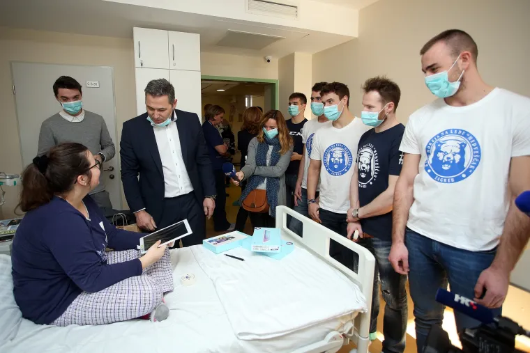 Veliko srce hokeja&scaron;a Medve&scaron;čaka: donirali Kliniku za dječje bolesti povodom sv. Nikole