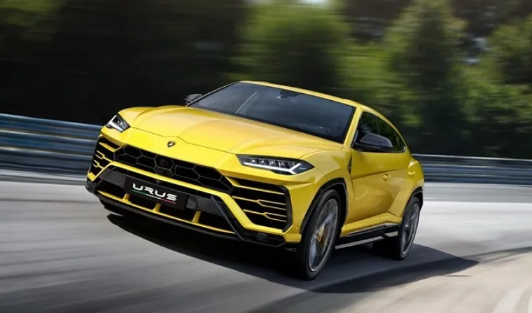 Dok ubrzava do maksimalnih 305 km/h ovaj supersportaš u tijelu SUV-a 'stotku' dostiže za svega 3,6 sekundi, a granicu od 200 km/h probija za 12,8 sekundi.