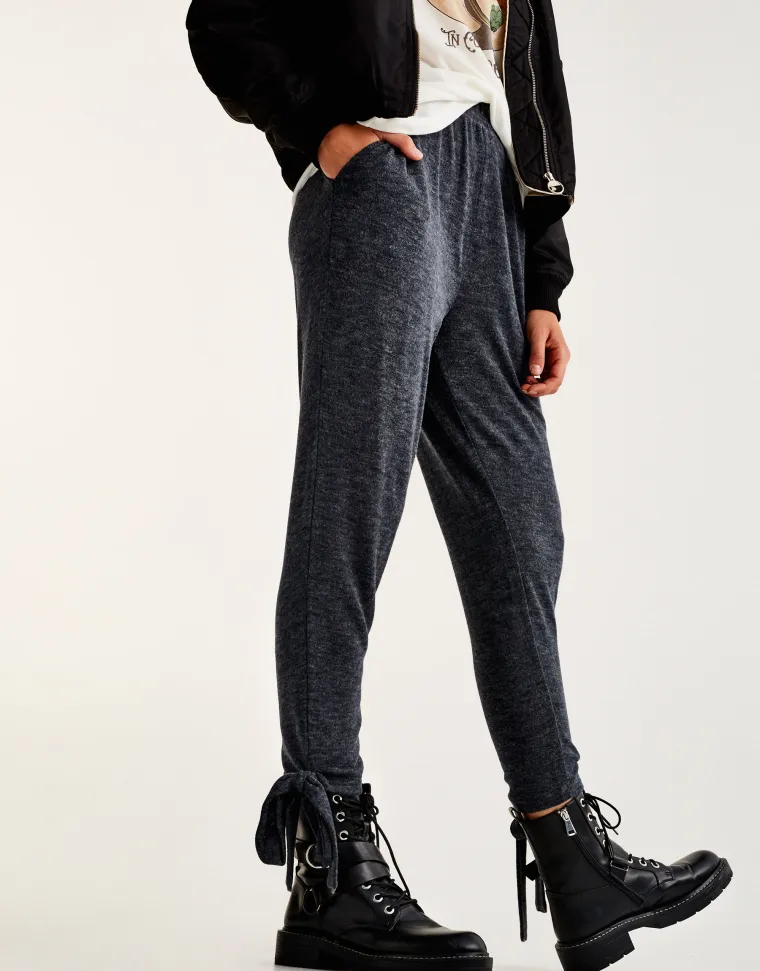 Plave jogging hlače, Pull&amp;Bear, 139,90 kuna