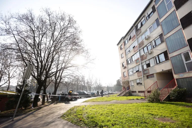 DRAMA NA VRBANIMA: Izgorio automobil Dinamovog &scaron;efa sigurnosti, vatra se pro&scaron;irila i na drugi automobil