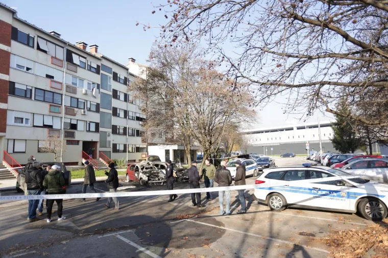 DRAMA NA VRBANIMA: Izgorio automobil Dinamovog &scaron;efa sigurnosti, vatra se pro&scaron;irila i na drugi automobil