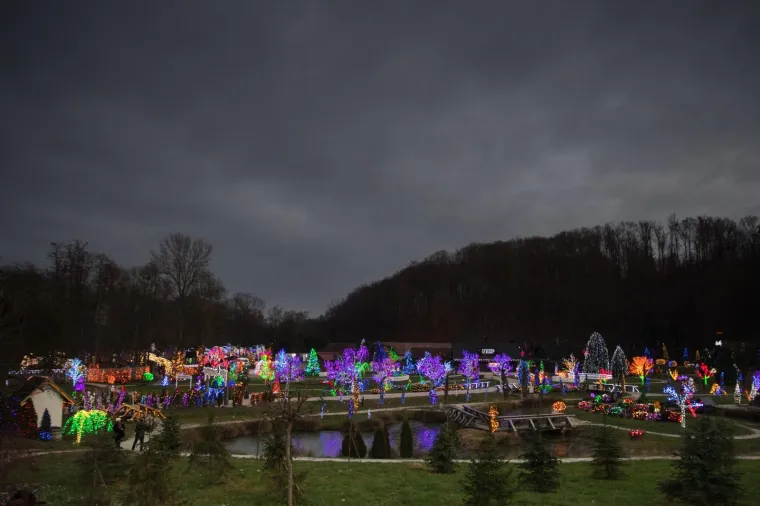 Najrasko&scaron;nija dosad: pogledajte kako izgleda Božićna priča obitelji Salaj