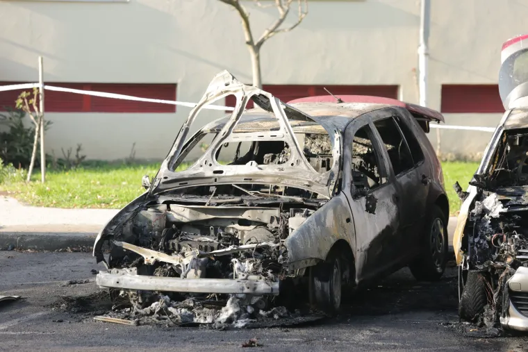 Izgorio automobil Dinamovog direktora i člana Uprave, vatrena stihija potpuno uni&scaron;tila vozilo