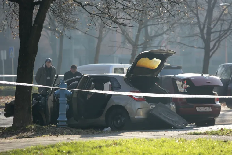 Izgorio automobil Dinamovog direktora i člana Uprave, vatrena stihija potpuno uni&scaron;tila vozilo