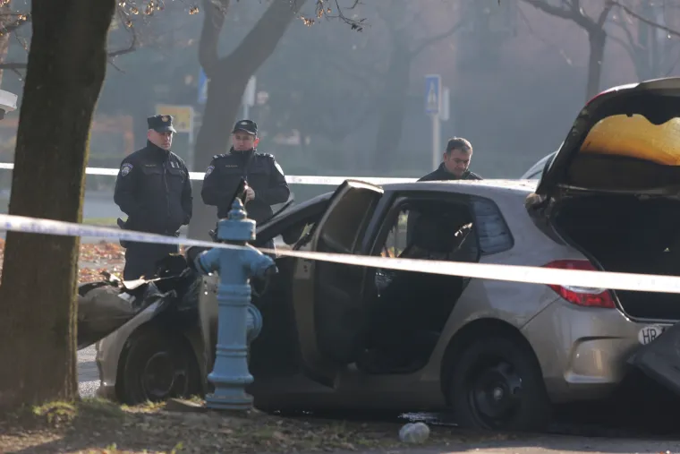 Izgorio automobil Dinamovog direktora i člana Uprave, vatrena stihija potpuno uni&scaron;tila vozilo
