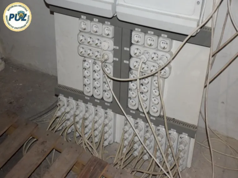 POLICIJA OTKRILA LABORATORIJ ZA UZGOJ TRAVE: U Svetom Ivanu Zelini uhićeni Hrvat i Srbin